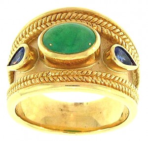 Heavy 18k yellow gold ring with jade & sapphires