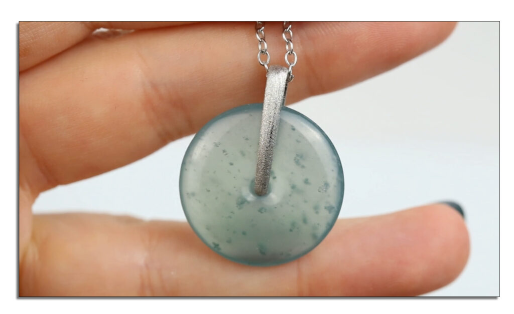 Frontiere, Emily "D.D." "Guatemalan Jadeite Jade – A New Look for an Ancient Treasure" The Roskin Gem News Report, March 17, 2025.